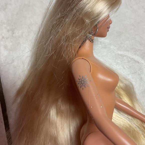 Barbie Diva Silver Doll - Picture 4 of 4